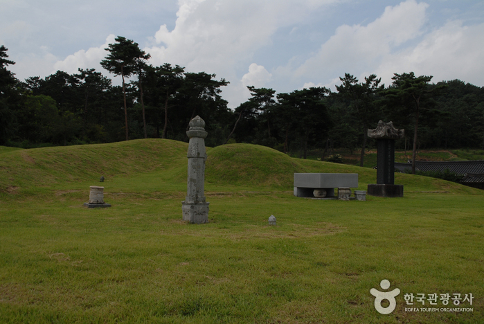 House and Tomb of Kim Jeong-hui (추사김정희선생고택·묘)
