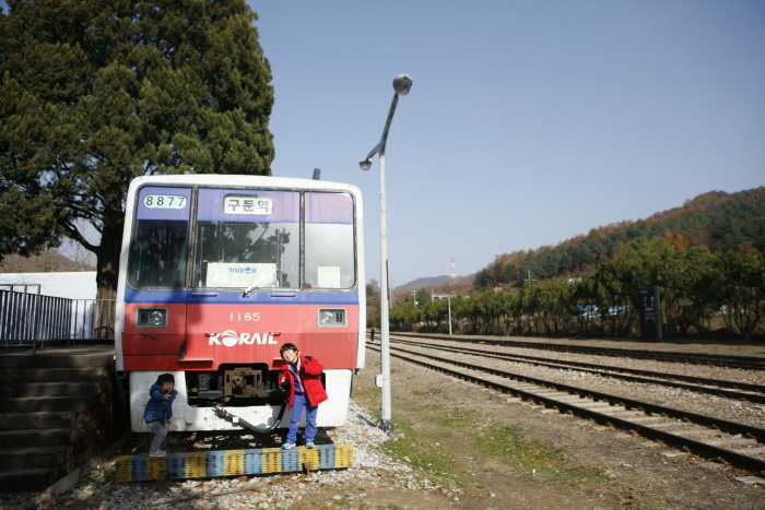 운행을 멈춘 구둔역 역차