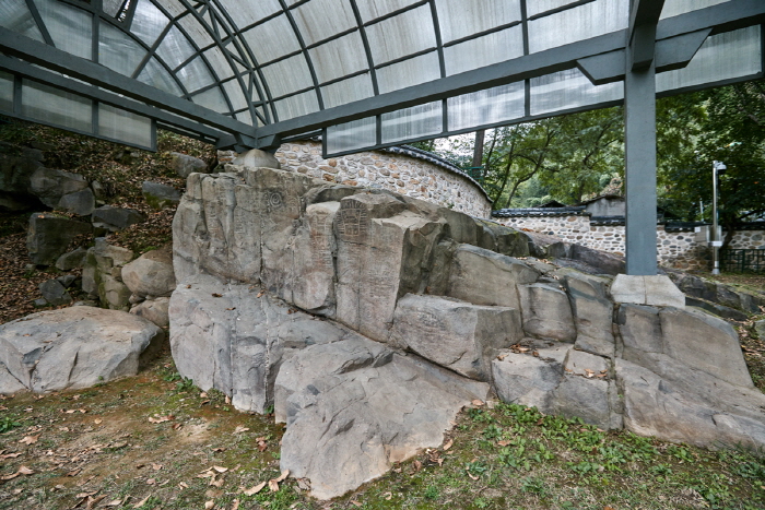 Petroglyphen von Goryeong (고령 장기리 암각화)
