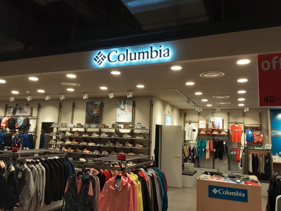 [事后免税店]哥伦比亚现代奥特莱斯金浦店(컬럼비아 현대김포)