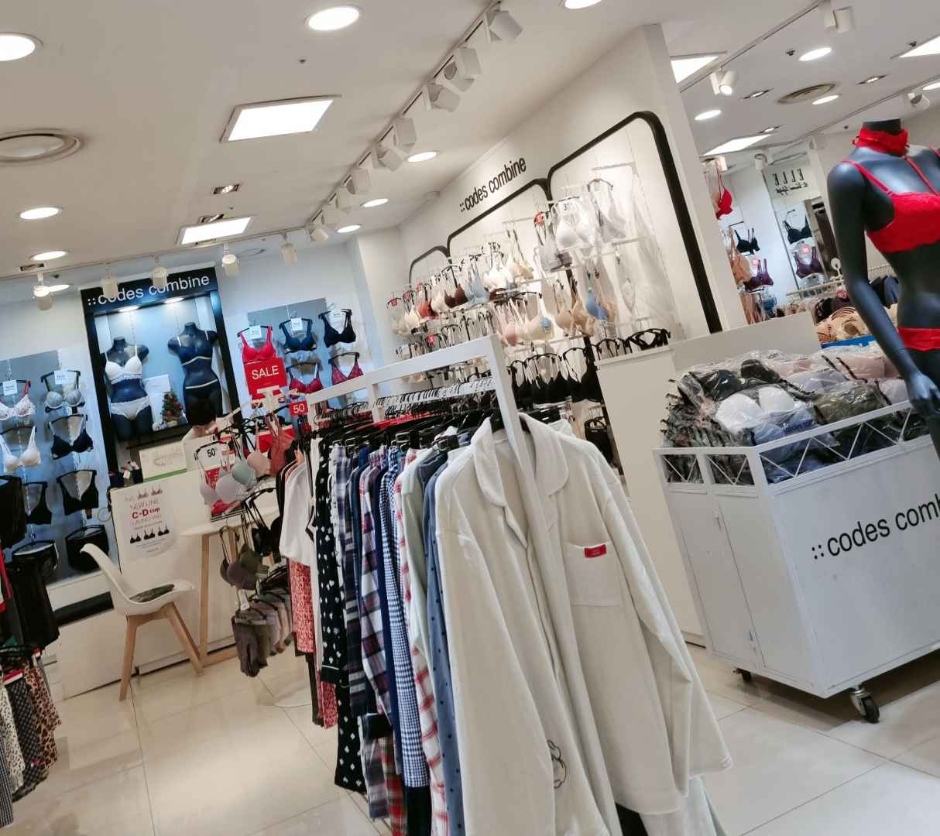 Codes Combine - Newcore Pyeongchon Branch [Tax Refund Shop] (코데즈컴바인 뉴코아 평촌)