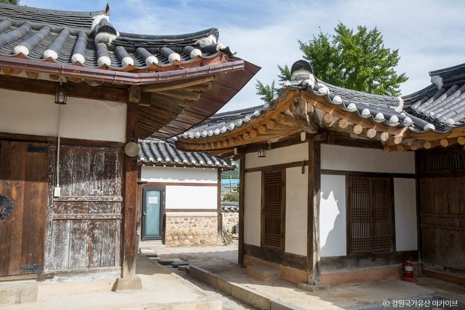 thumbnail-춘천김정은가옥-7