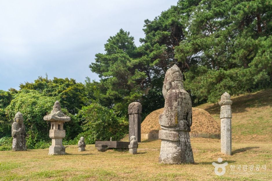 thumbnail-충주 이수일 묘소-1