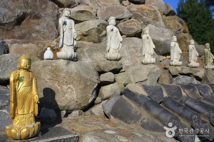 Wawoojongsa Temple (Waujeongsa) (와우정사)