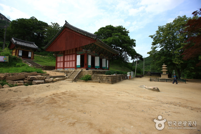 Temple Yeongguksa - 영국사(영동)