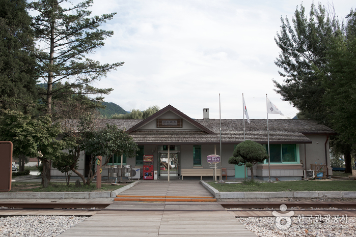 Estación de Auraji (아우라지역)