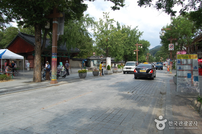 Gyeonggijeon Shrine (경기전)