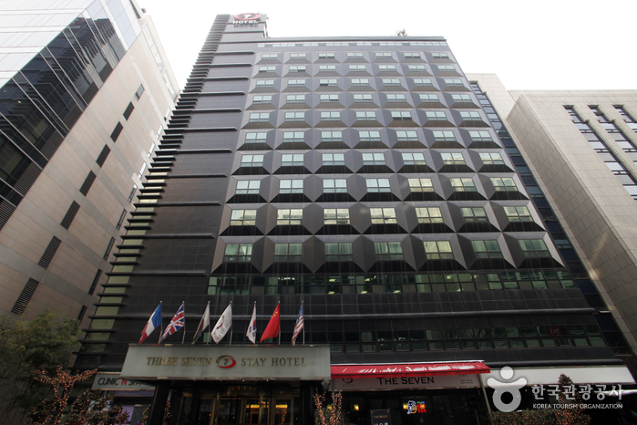 Three 7 Stay Hotel (...