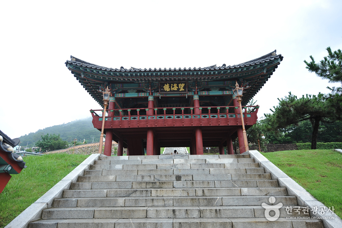 Jinnamgwan Hall (여수 진남관)