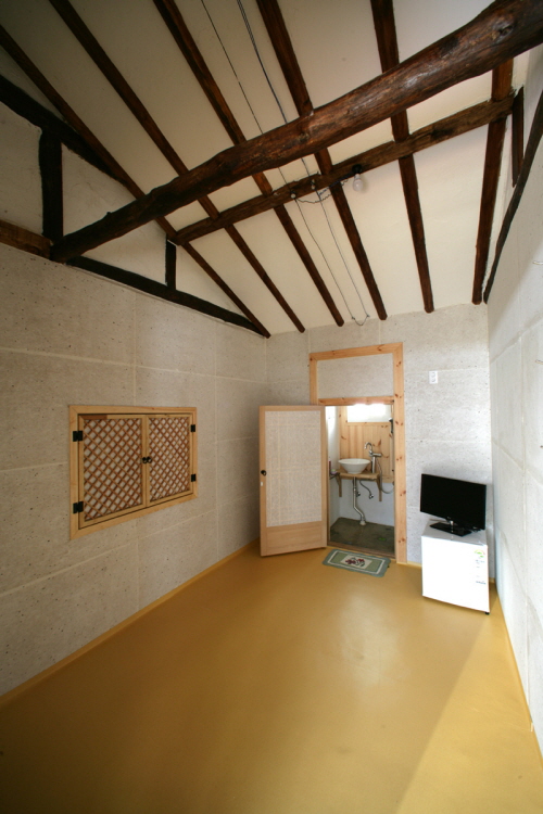 Yeonhui Gallery (연희갤러리)