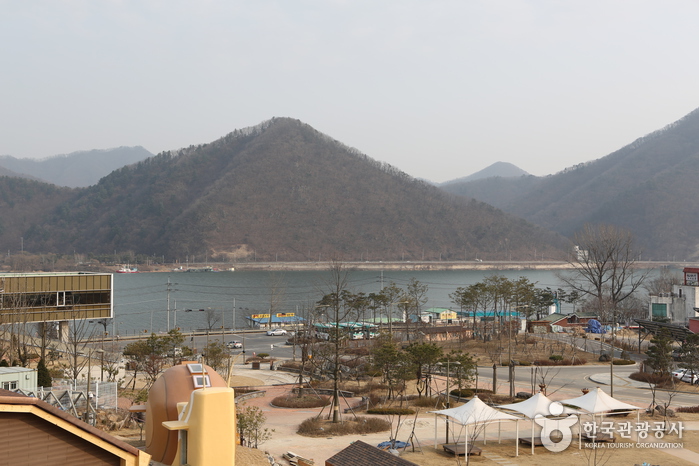 남양주유기농테마파크 옥상정원에서 바라본 강변 풍경