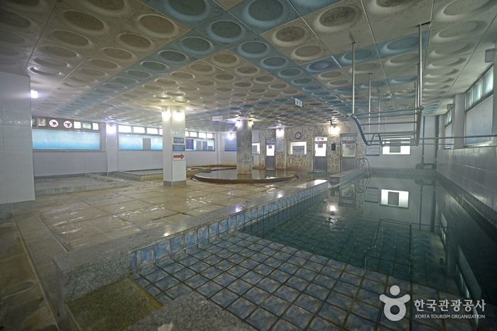 Angseong Carbonate Hot Springs (앙성탄산온천)