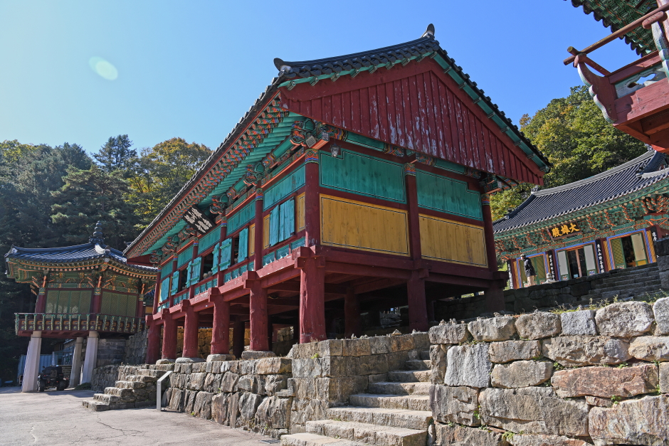 Храм Курёнса (구룡사)
