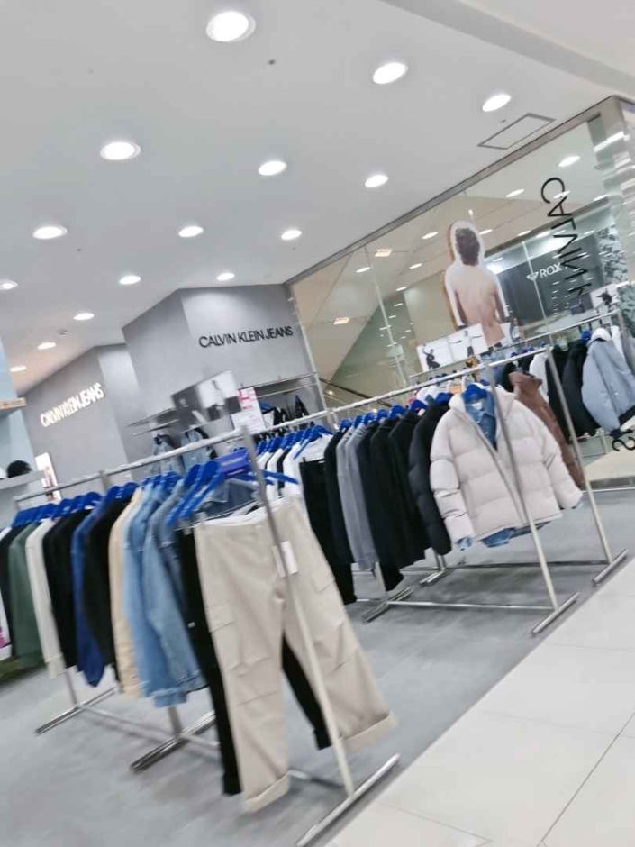 Calvin Klein Jean - MODA Outlet Guri Namyangju Branch [Tax Refund Shop] (캘빈클라인진모다아울렛구리남양주)