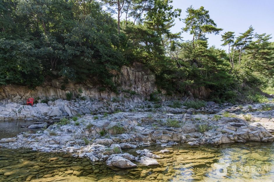 동막골 응회암 (한탄강 유네스코 세계지질공원)