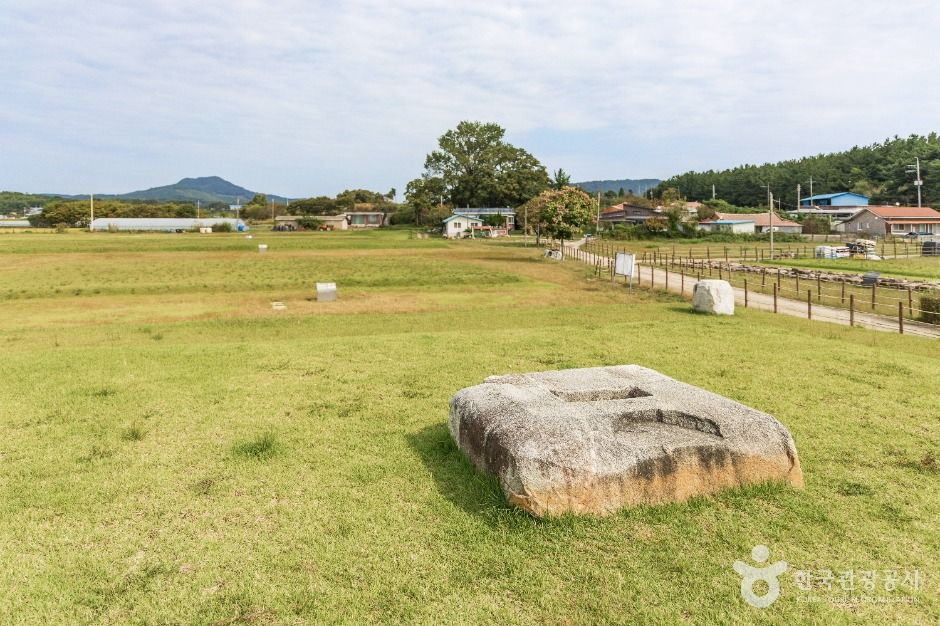 thumbnail-익산제석사지-1