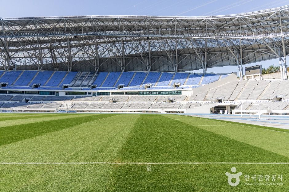 용인미르스타디움(용인시민체육공원)