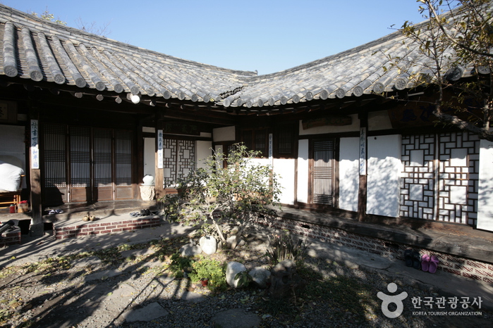 Seondosanbang (선도산방)