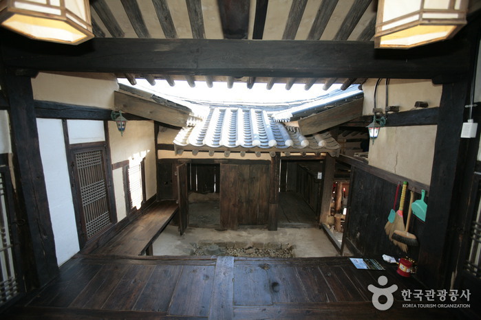 Juwangsan Seongcheondaek House (주왕산 성천댁)