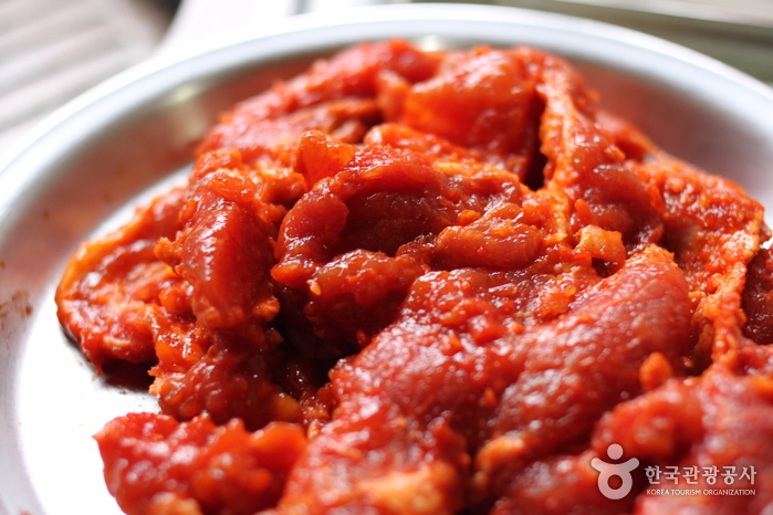 サムソン赤いヤンニョム炭火焼き（삼성 빨간양념 숯불구이）