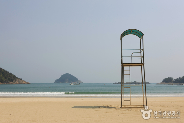 Sangju Silver sand Beach (상주 은모래비치)