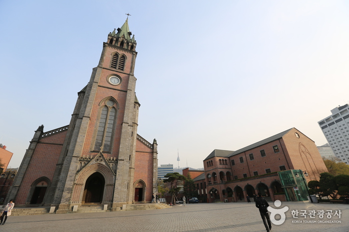 Catedral Católica de Myeong-dong en Seúl (서울 명동성당)