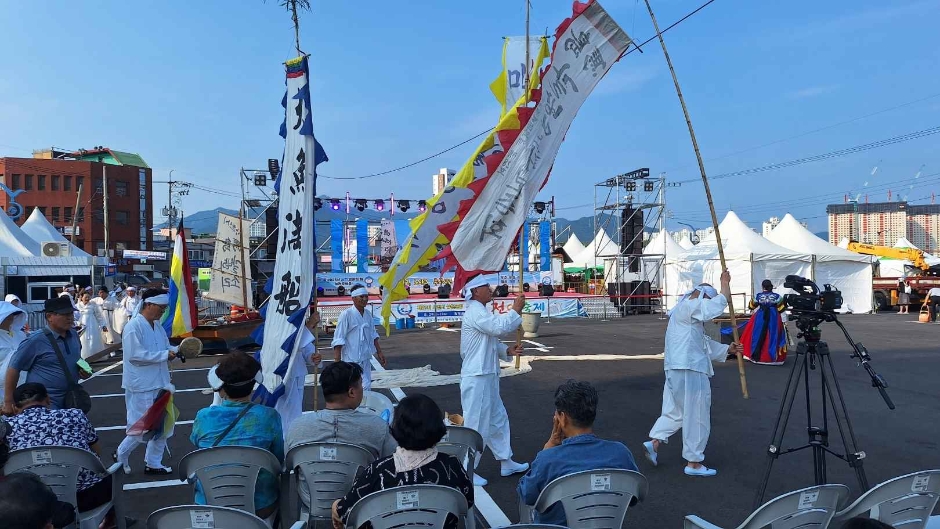 사천시 삼천포항 자연산 전어축제