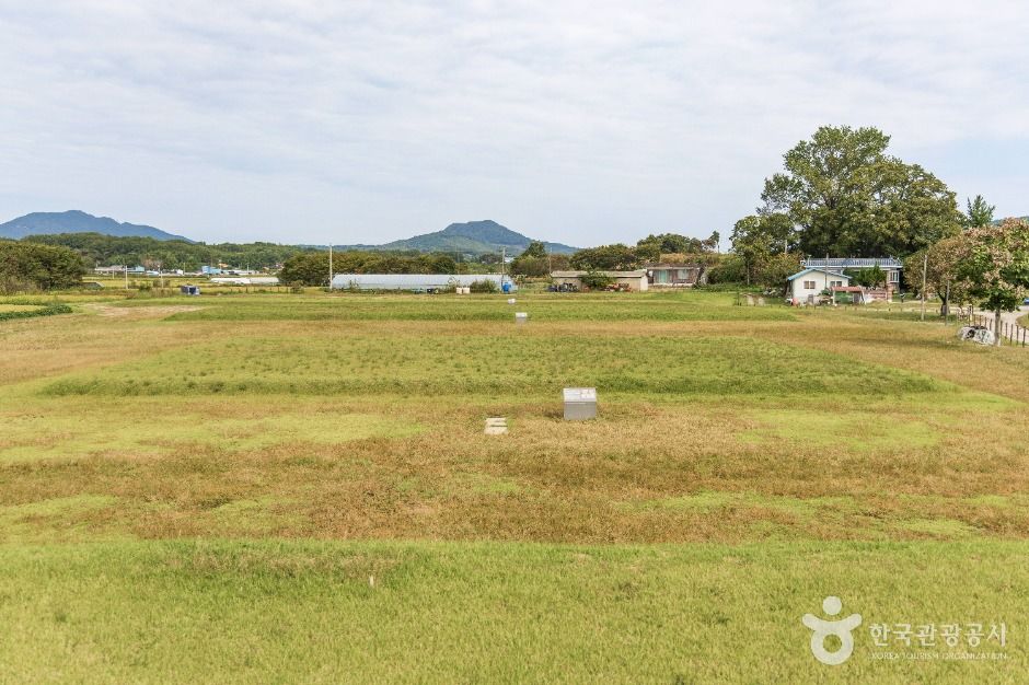 thumbnail-익산제석사지-2