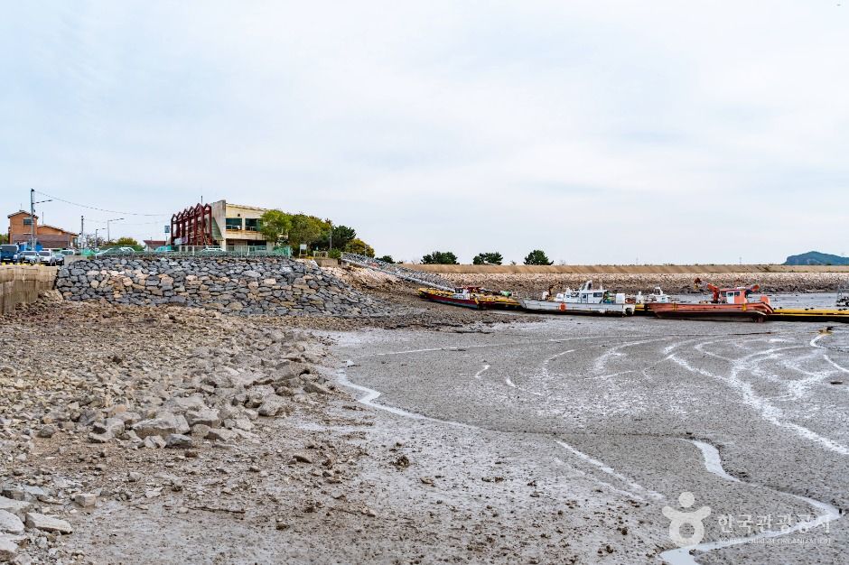 thumbnail-도비도항-3