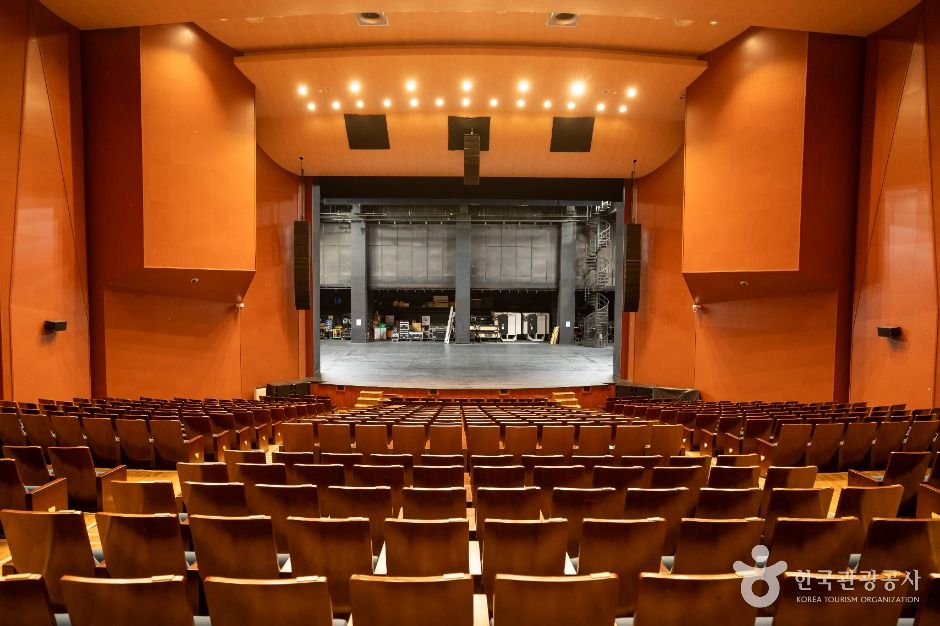 함안문화예술회관