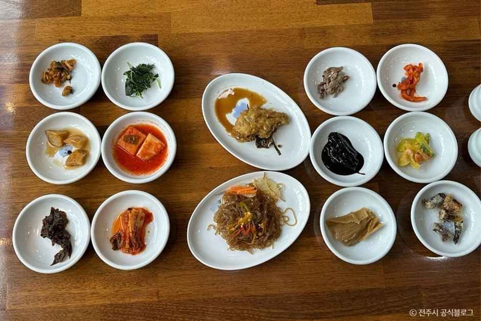 thumbnail-하숙영가마솥비빔밥-1