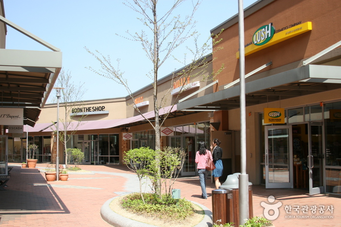 Yeoju Premium Outlets (여주 프리미엄아울렛)