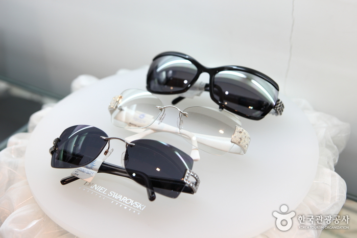 Davich Optical - Myeongdong Branch (다비치안경 - 명동점)