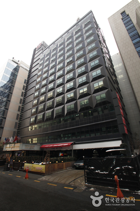 Three 7 Stay Hotel (쓰리세븐스테이호텔)