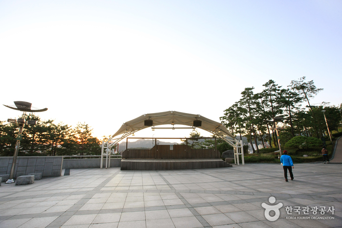 Naksan Park (낙산공원)