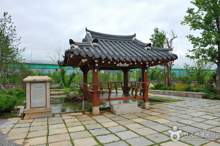 Ewhawon Garden (이화원)