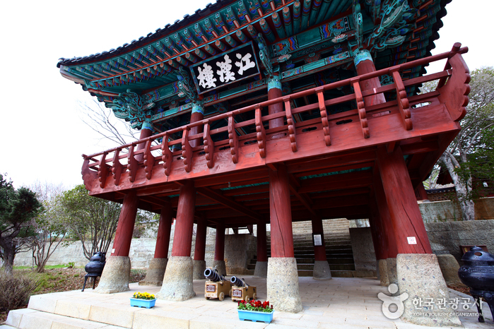 Templo Chungnyeolsa (충렬사)
