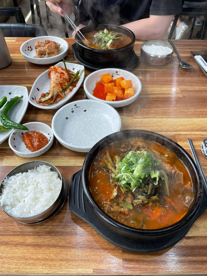 형제골뼈다귀순대국