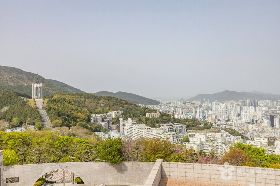 민주공원