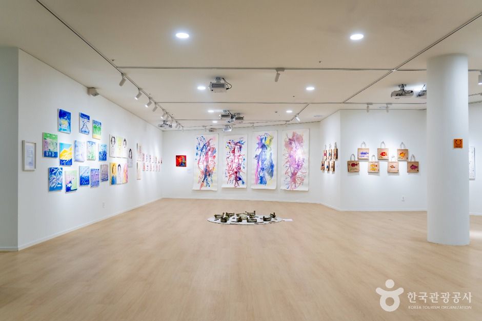 thumbnail-금강 문화관-4