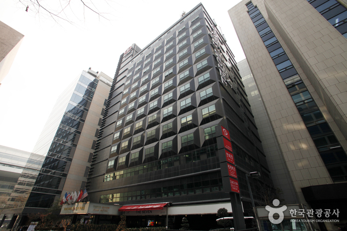 Three 7 Stay Hotel (쓰리세븐스테이호텔)