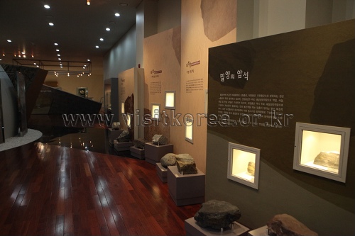 thumbnail-Miryang Museum (밀양시립박물관)-5