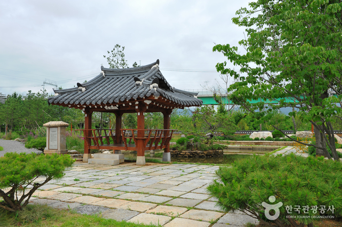 Ewhawon Garden (이화원)