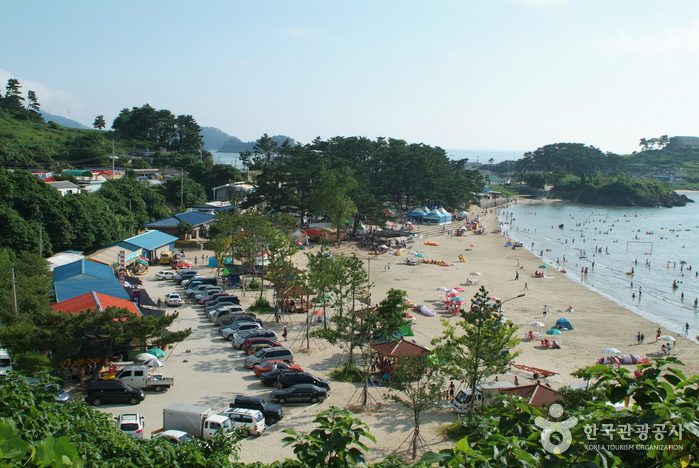 Пляж Камами (가마미해수욕장)