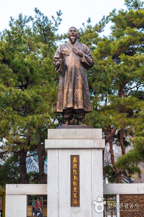 タプコル公園（탑골공원）