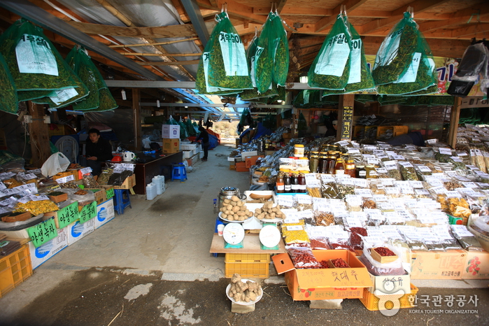 Mercado Hwagae (화개장터)