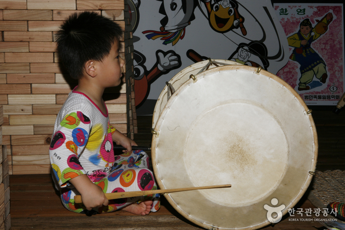 Buyeo Seodong Lotus Festival (부여서동연꽃축제)