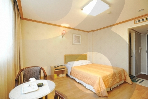 Utopia Hotel (유토피아관광호텔)