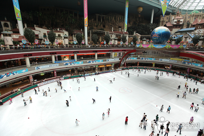 thumbnail-Lotte World (롯데월드)-0