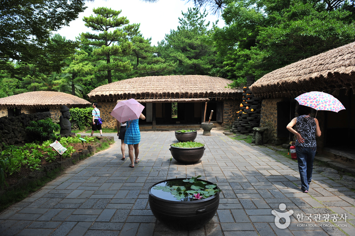 Hallim Park (한림공원)